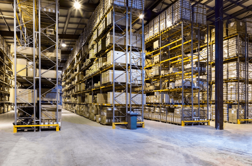 Well-organized warehouse showcasing optimal inventory management practices.