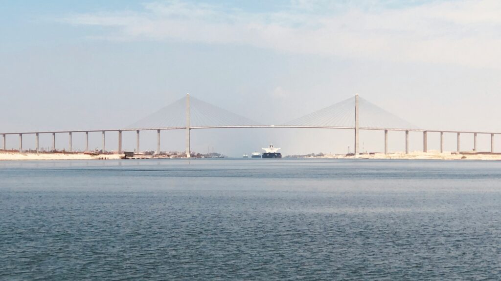 suez-canal-shipping
