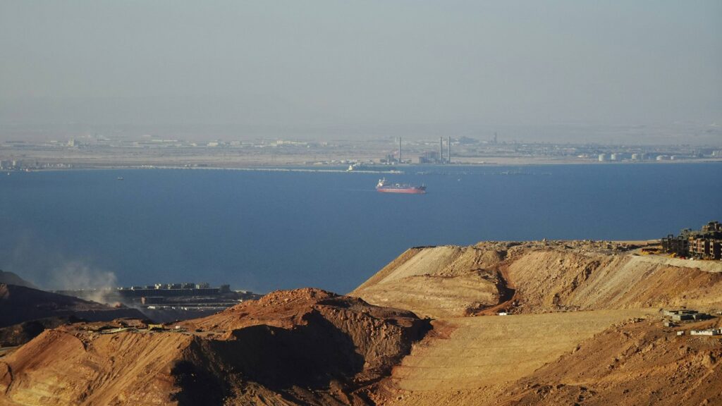 suez-canal-shipping